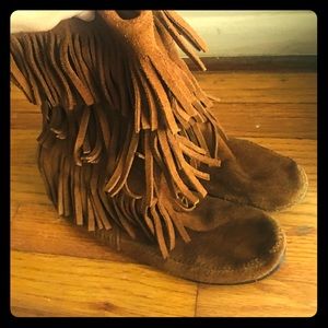 Minnetonka 3 Layer Moccasin Fringe Boots